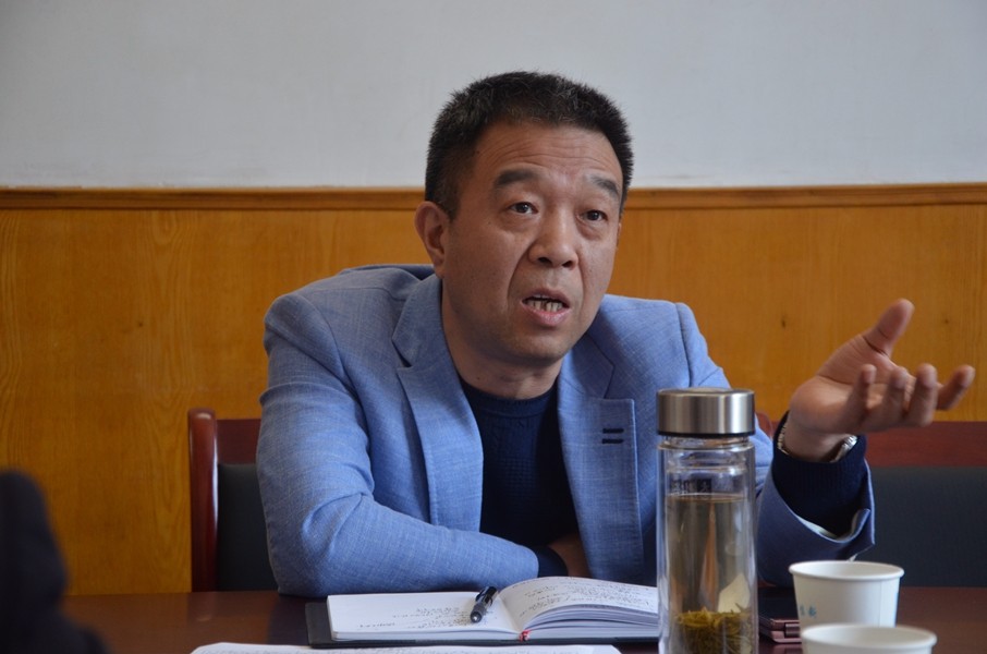 8黄冈市中级法院党组书记、院长肖笛对法庭工作提出要求.JPG